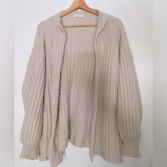 TRULY MADLY DEEPLY OATMEAL COLORED OPEN FRONT KNIT CARDIGAN UO SIZE MEDIUM - Picture 1 of 4